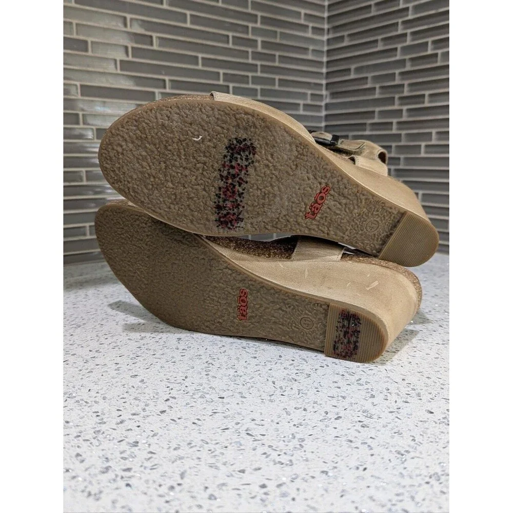 Taos Buckle Up Wedge Sandal Cork Tan Khaki Taupe 2.5in Summer Shoes 41 10 10.5